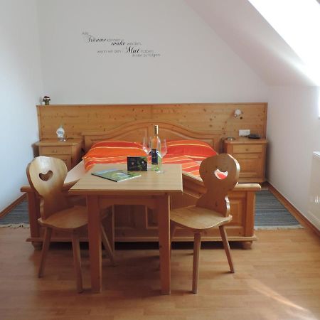 Weingut Gaestezimmer Gruber Ehrenhausen Zewnętrze zdjęcie